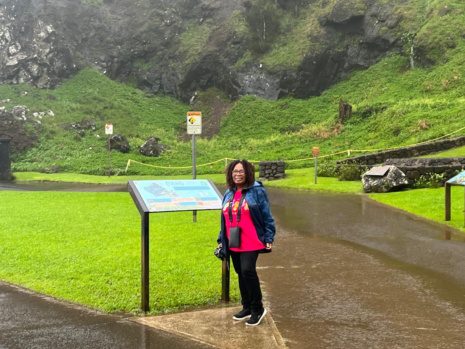 Hawaii — Volcanic cliff explorer