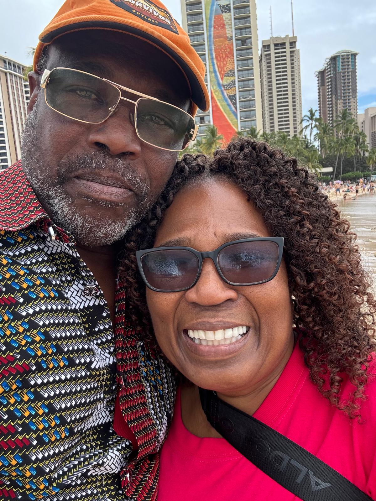 Hawaii — Beach selfie together