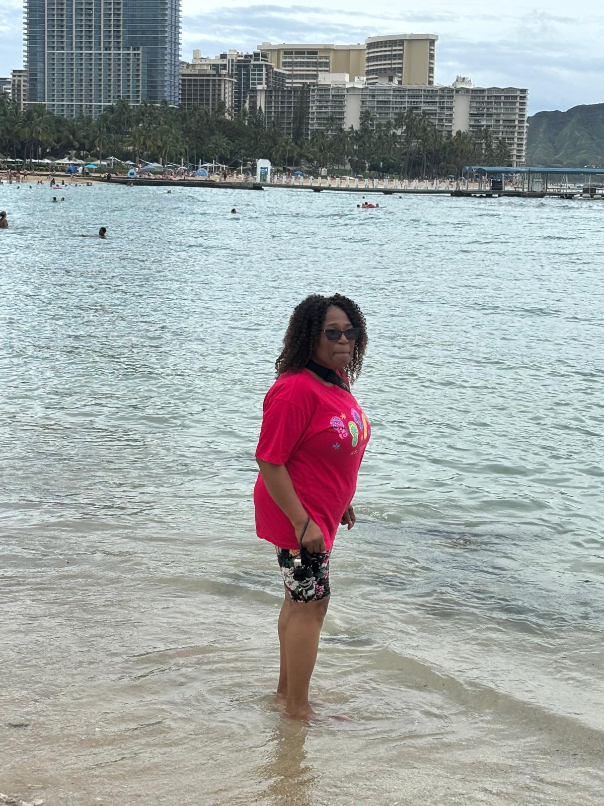 Hawaii — Elaine at the ocean